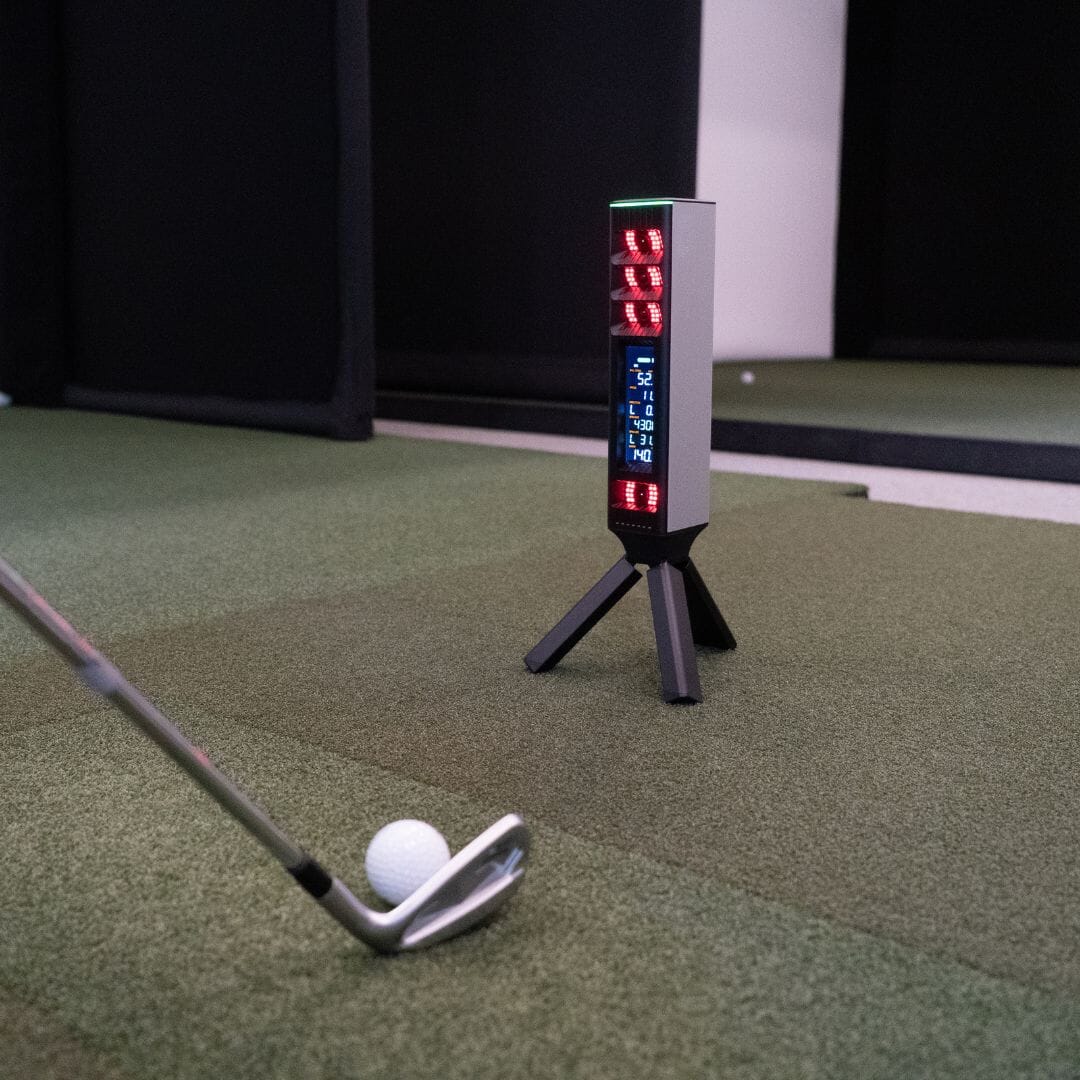 Square Omni SIG10 Golf Simulator Package